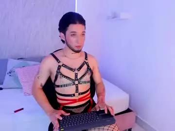 Masturbate to these sweet intersexual streamers, showcasing their unmatched hotness and sensual talents.