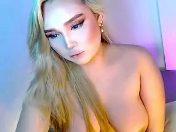 Masturbate to these sweet intersexual streamers, showcasing their unmatched hotness and sensual talents.