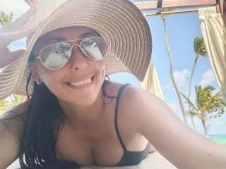 SaharaG from Streamate is Freechat