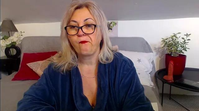 AnnaHot from StripChat is Freechat