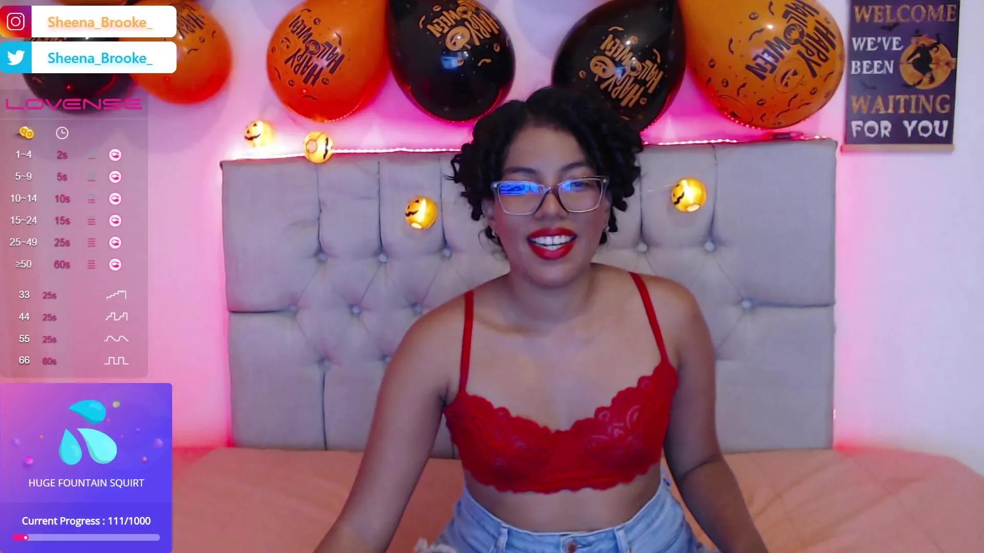 Incite your fixations: Get slutty and flatter these stunning fingering livestreamers, who will reward you with bonkers garments and vibrating toys.