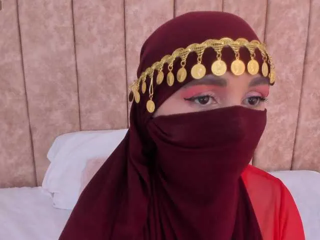 -Alisha from BongaCams