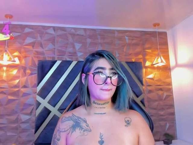 Alahia-Dangelo from BongaCams