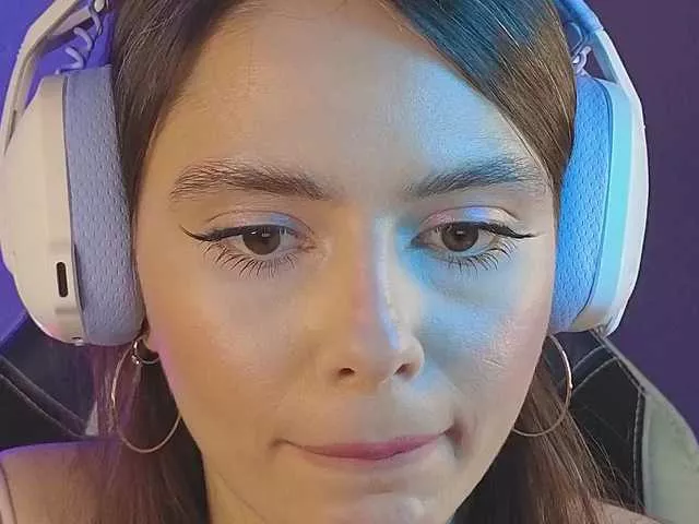 Allla from BongaCams