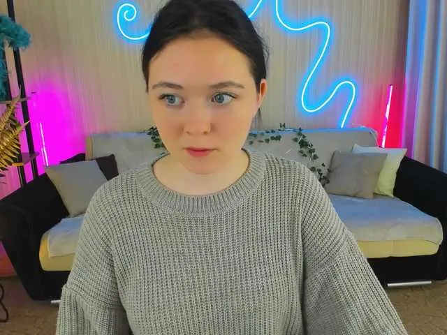 AlluringLookk from BongaCams