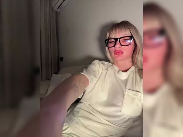 AnikaSex from BongaCams