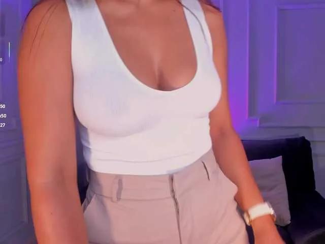 ArianaDumont from BongaCams