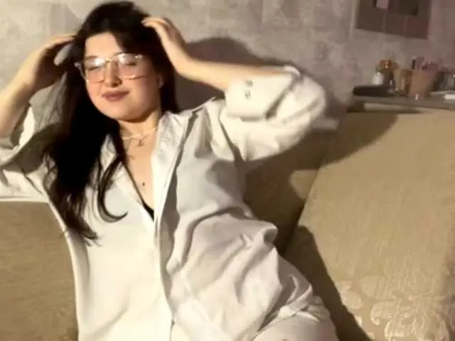 AshleaReuer from BongaCams