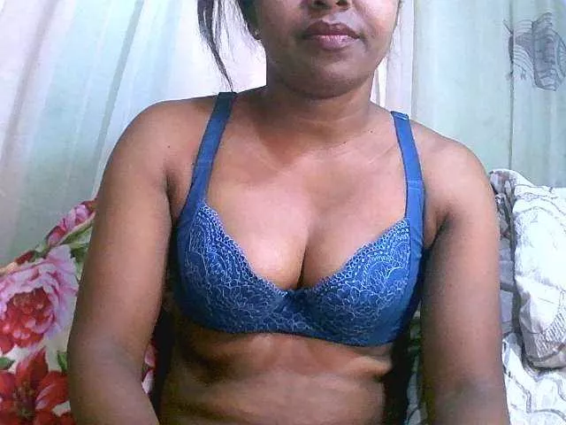 Asmonah from BongaCams