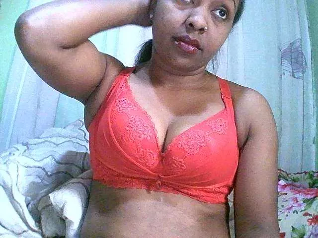 Asmonah from BongaCams