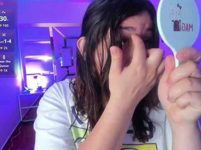 Girls: try live performances with matured performers, from dancing to quirks, in a variety of beautiful sex cams.