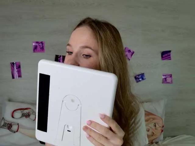 b4by-Emilia from BongaCams is Freechat