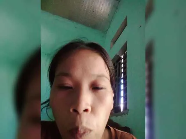 Babynhi90 from BongaCams