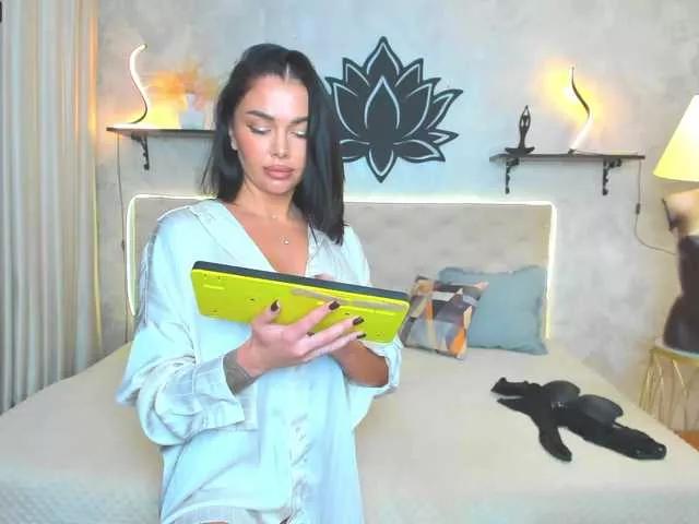 Girls: try live performances with matured performers, from dancing to quirks, in a variety of beautiful sex cams.
