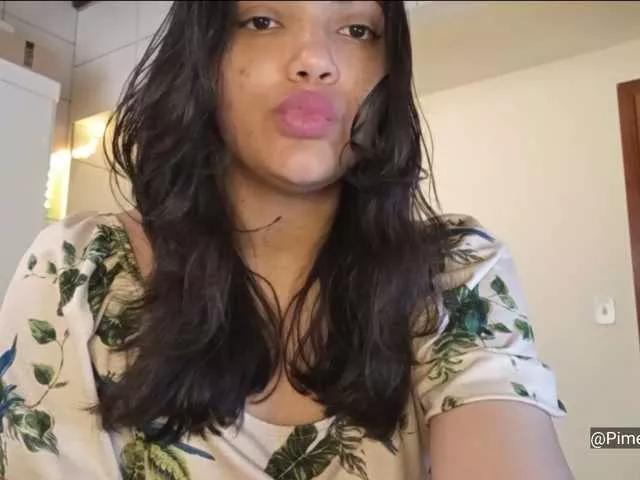 Bombonzin from BongaCams