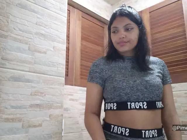 Bombonzin from BongaCams