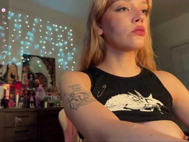 Boobsybootie from BongaCams