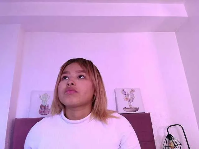 CamiilaGlow from BongaCams