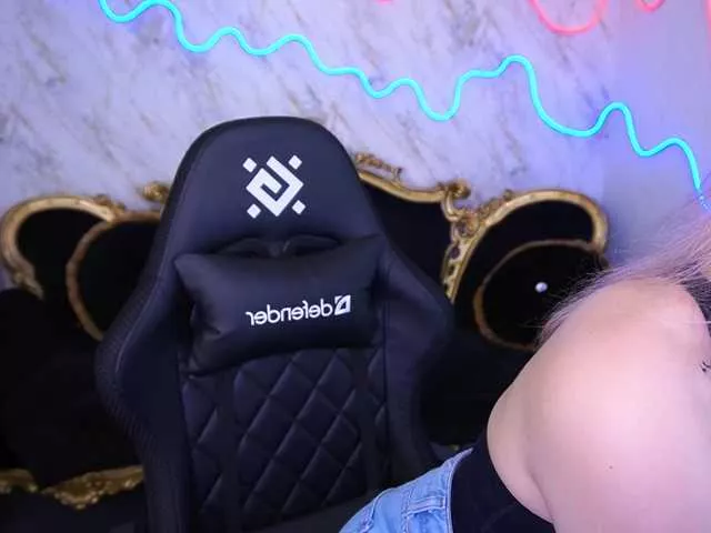 CassandraGood from BongaCams