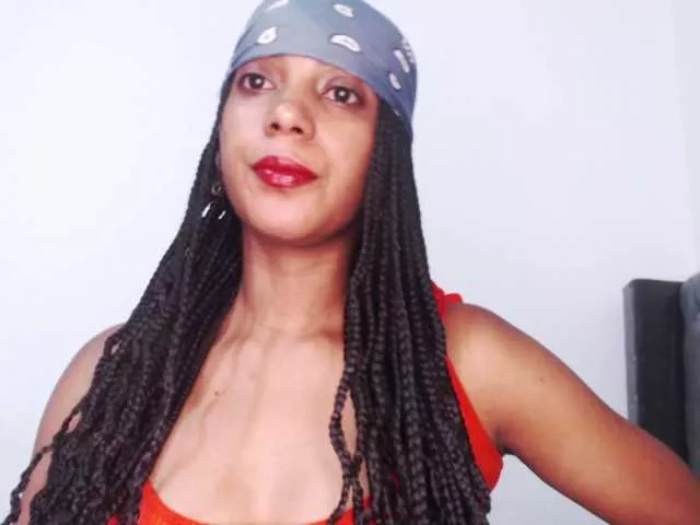 Cata-Santana from BongaCams