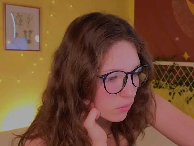 CherryLea from BongaCams