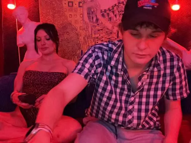 Girls: try live performances with matured performers, from dancing to quirks, in a variety of beautiful sex cams.