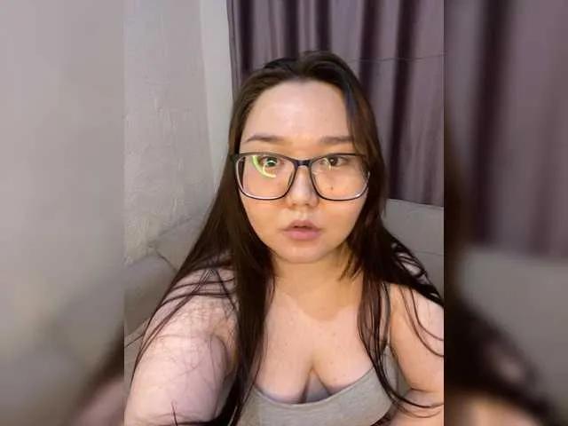 DebbieLu from BongaCams