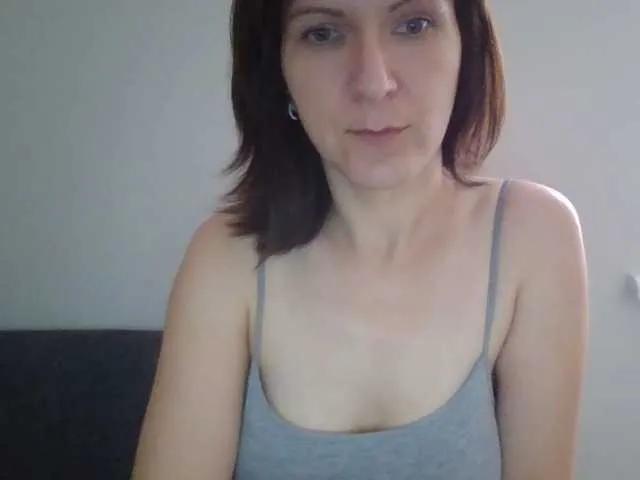 DebbieQMoon from BongaCams
