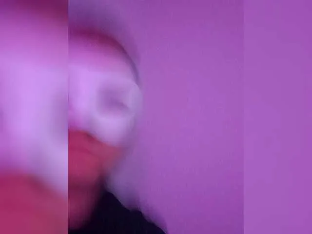 DiVona from BongaCams