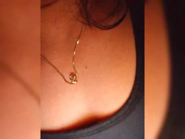 DiVona from BongaCams