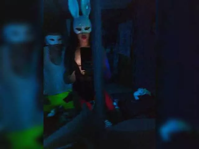 DiVona from BongaCams