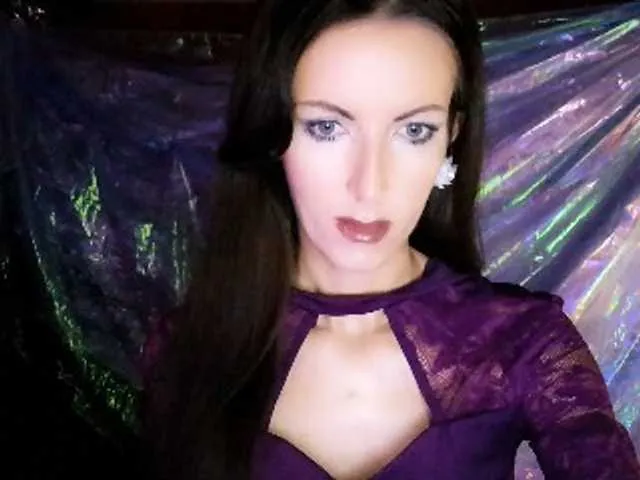 DizaKitty from BongaCams