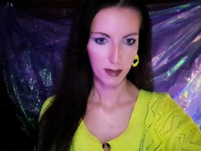 DizaKitty from BongaCams