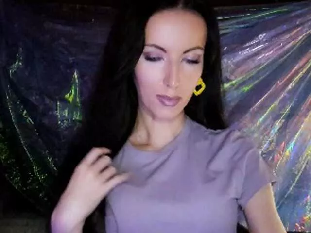 DizaKitty from BongaCams