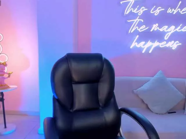 DonnaStonne from BongaCams