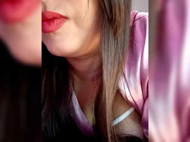EinnyMure from BongaCams