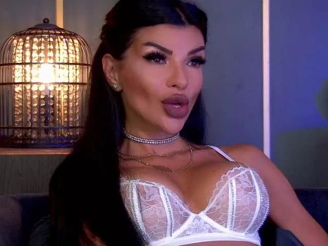 EleniaDevons from BongaCams