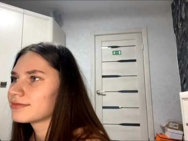 ElinOroz from BongaCams