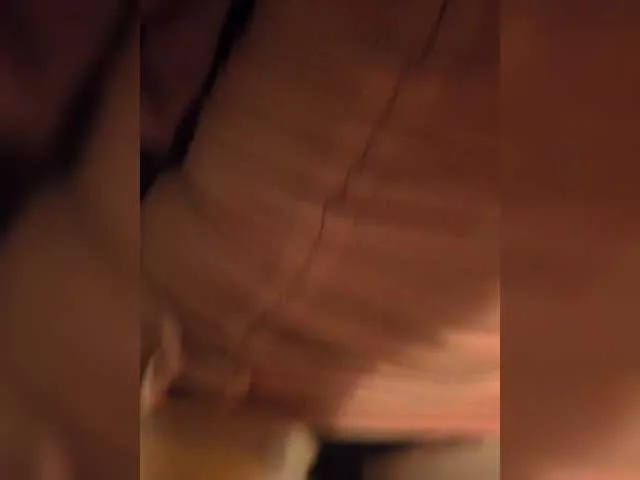 Elleanora from BongaCams