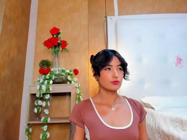 Emiily-Thompson from BongaCams