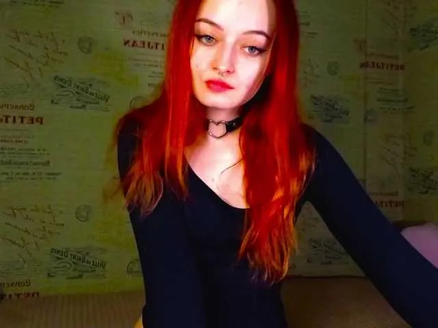 Emiless from BongaCams