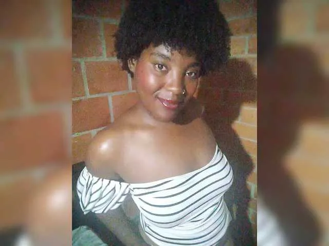 EmiliAddams from BongaCams is Freechat