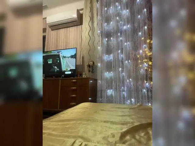 Emiliiaaa from BongaCams