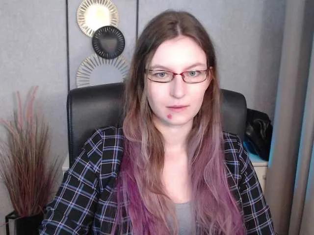 EmmaHeart from BongaCams