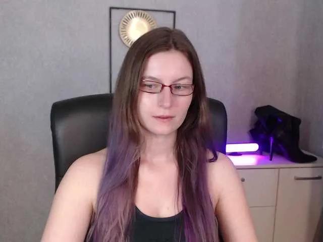 EmmaHeart from BongaCams