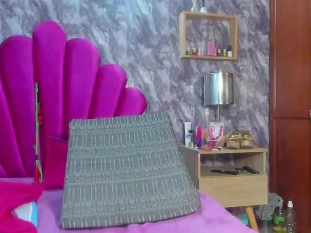 EMMAPARIS from BongaCams