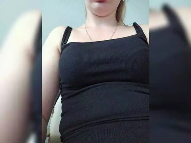 EmmiHot from BongaCams