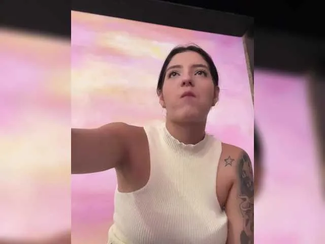 EmmyVegaa1 from BongaCams