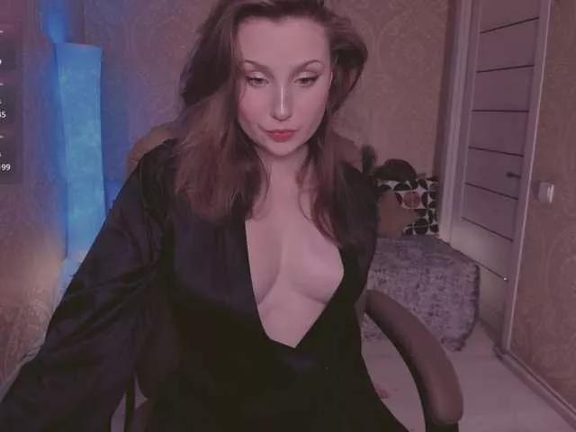 Esmeerrr from BongaCams