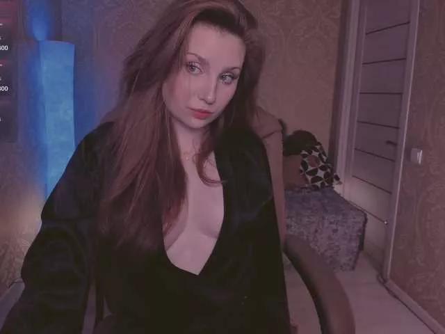 Esmeerrr from BongaCams